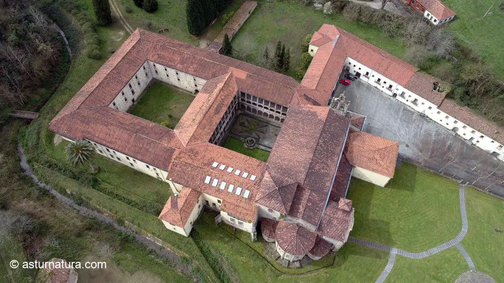 Vista aérea del monasterio de Valdediós