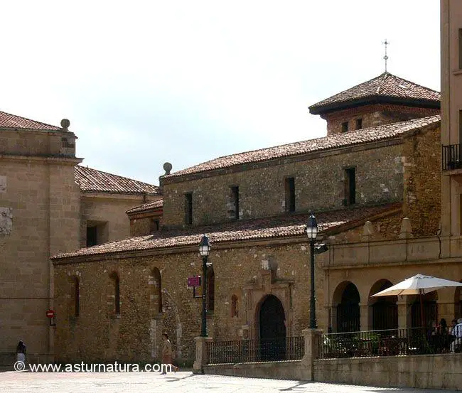 Iglesia de San Tirso de Oviedo