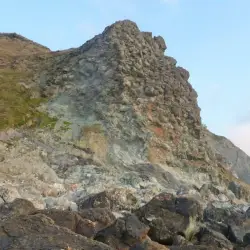 Vista del afloramiento principal de pillow lavas del acantilado