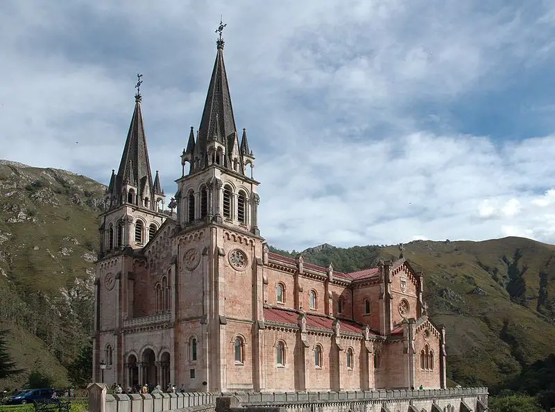 Basílica de Nuestra Señora de Covadonga