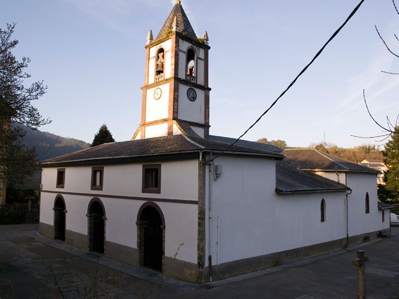 Resultado de imagen de Iglesia de San Miguel Arcángel (Trevías)