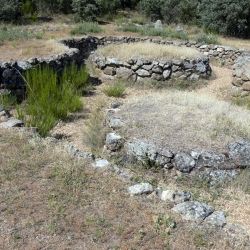 Necrópolis   Túmulos funerarios