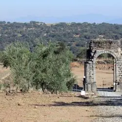 Arco desde el Kardo Maximus