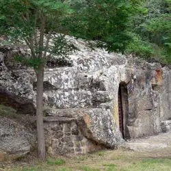 Ermita rupestre de Cadalso