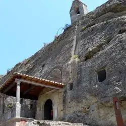 Iglesia rupestre de Olleros de PisuergaI