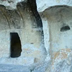 Cuevas de Laño V