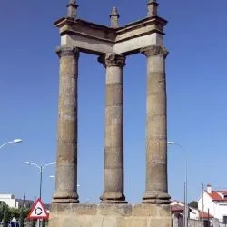Las Tres Columnas 1